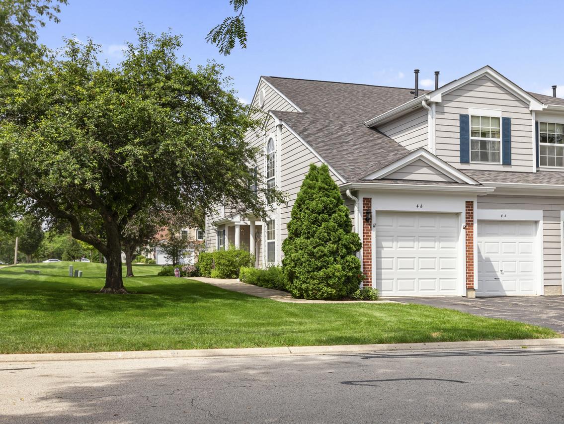 4 Truman Ct. #B, Streamwood, IL 60107