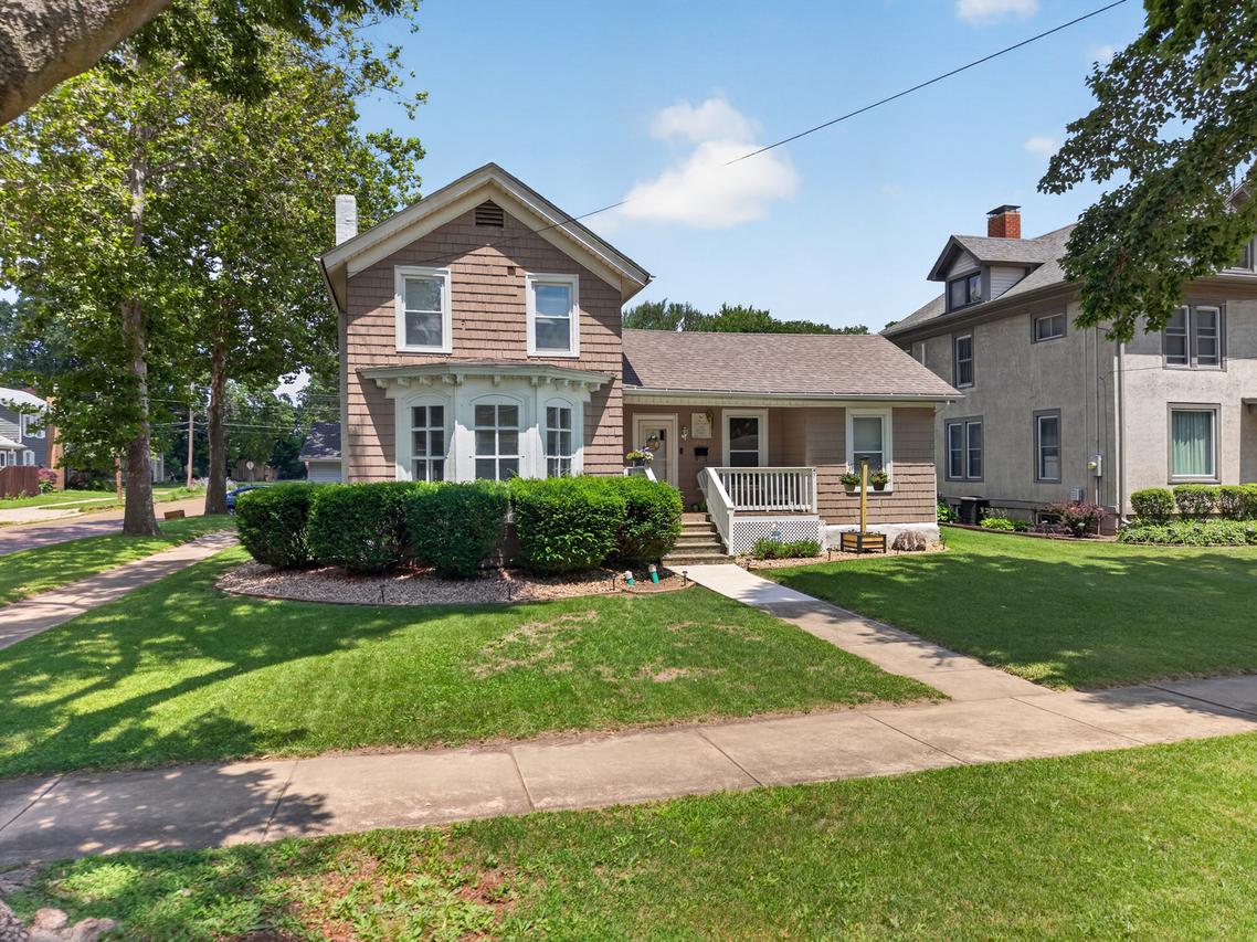 702 Pearl St., Ottawa, IL 61350