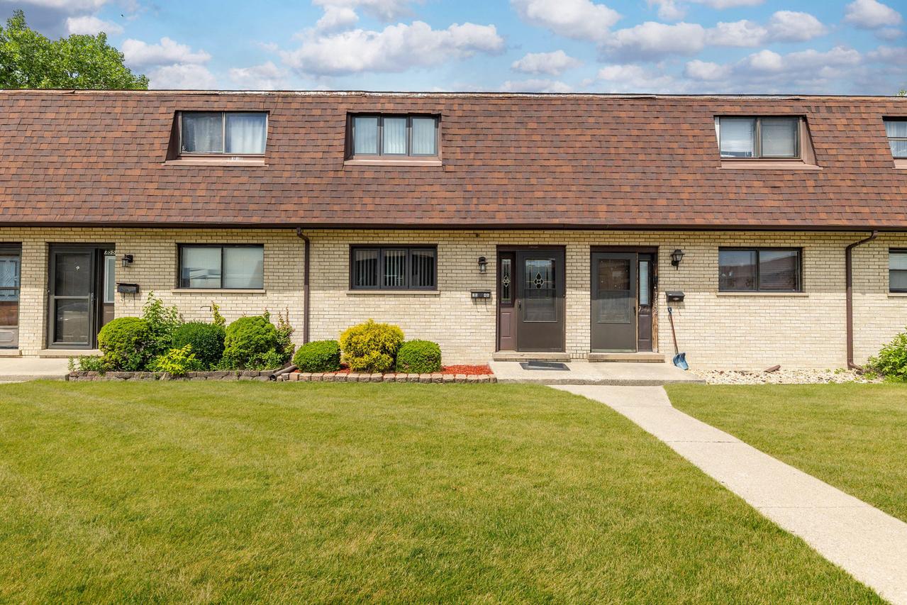 7546 S Cork Ave., Justice, IL 60458
