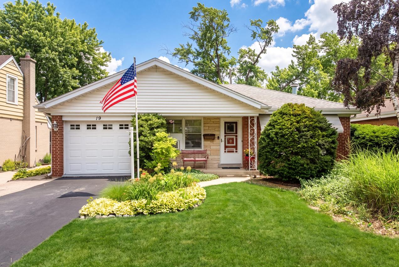 19 N Seminary Ave., Park Ridge, IL 60068