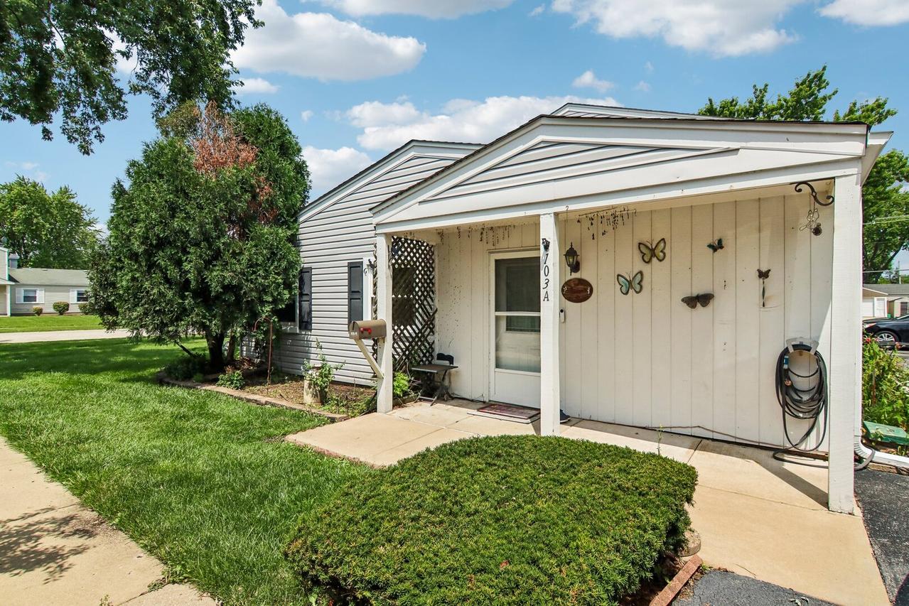 103 Daniel Ct. #A, Bartlett, IL 60103