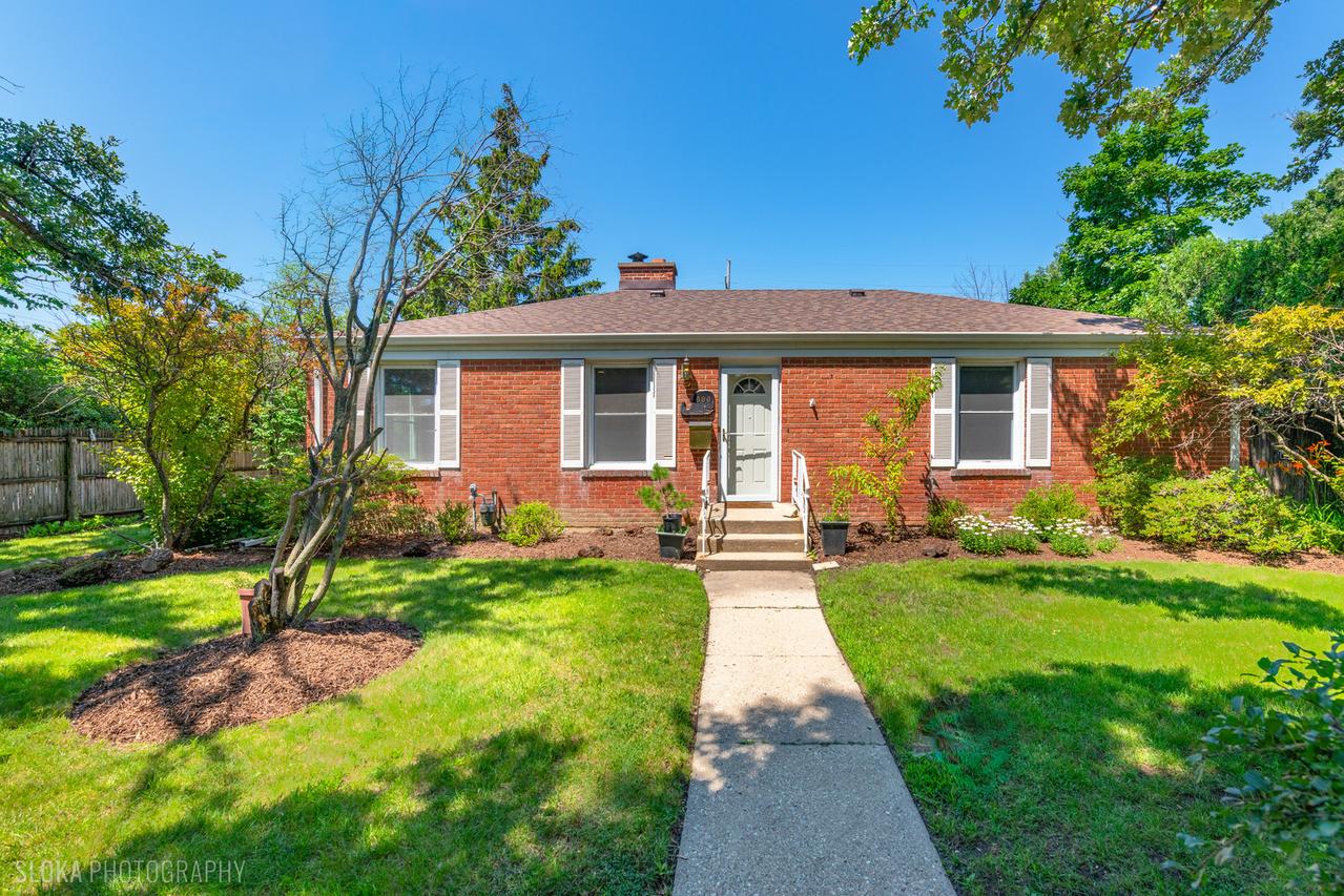 600 Garfield Ave., Lake Bluff, IL 60044