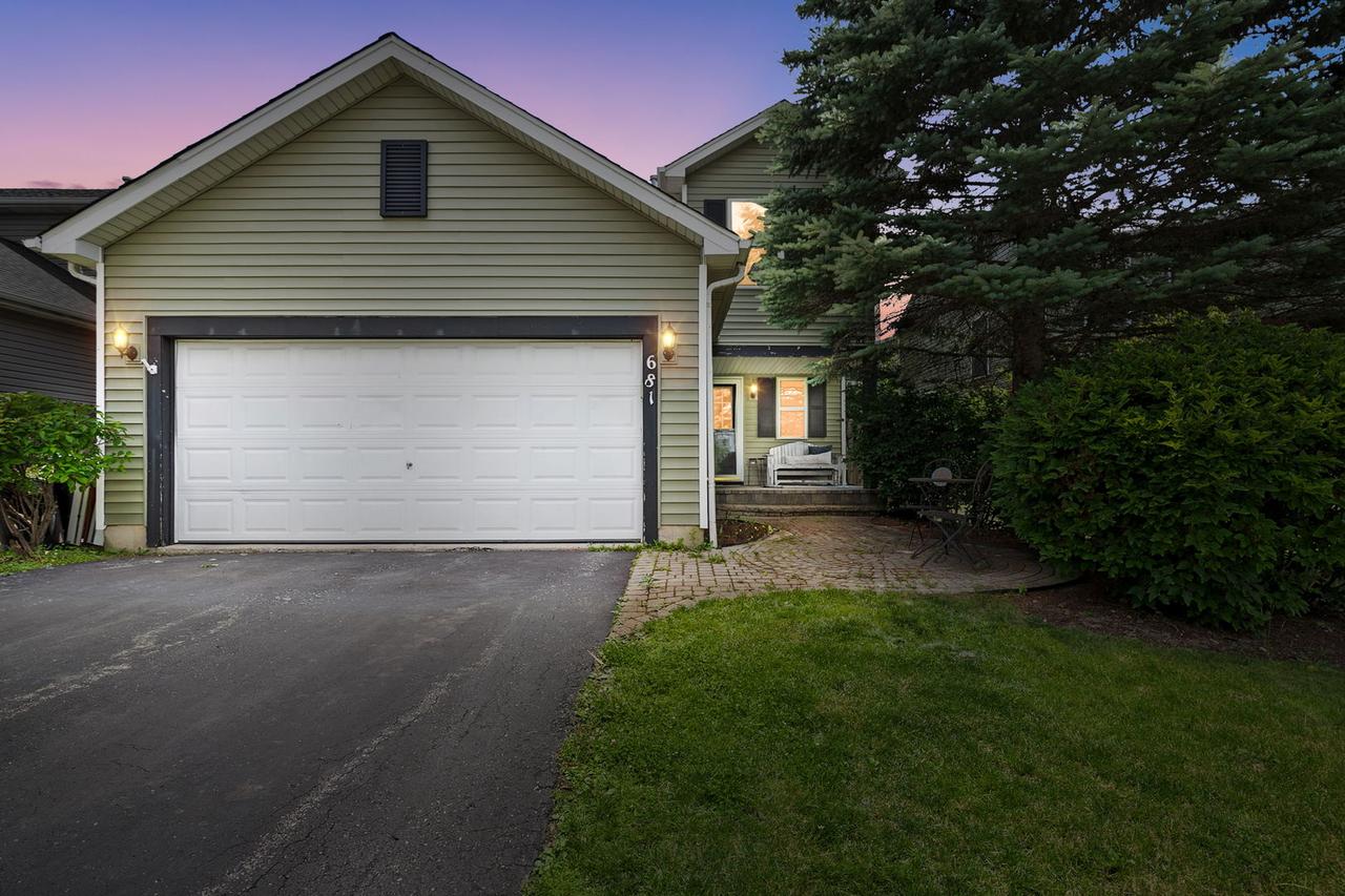 681 W Huron Hills Tr., Round Lake Heights, IL 60073