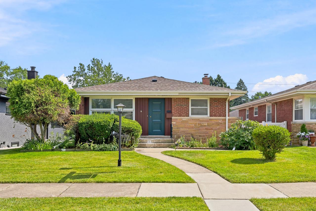 5107 Fairview Ln., Skokie, IL 60077