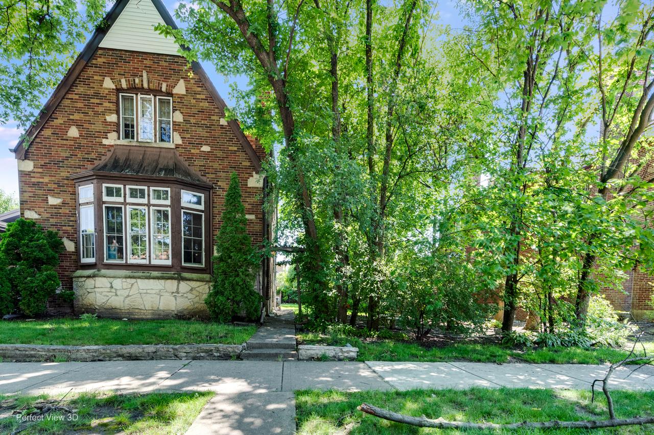5811 N Christiana Ave., Chicago, IL 60659