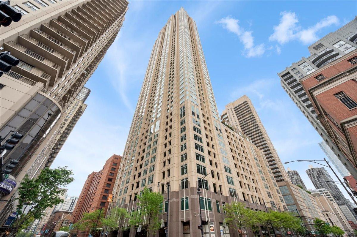 33 W Ontario St. #31C, Chicago, IL 60654