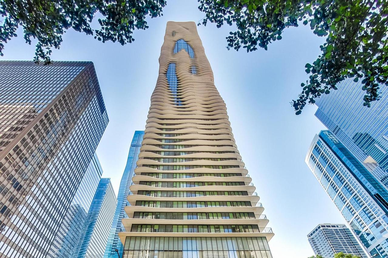 225 N Columbus Dr. #7702, Chicago, IL 60601