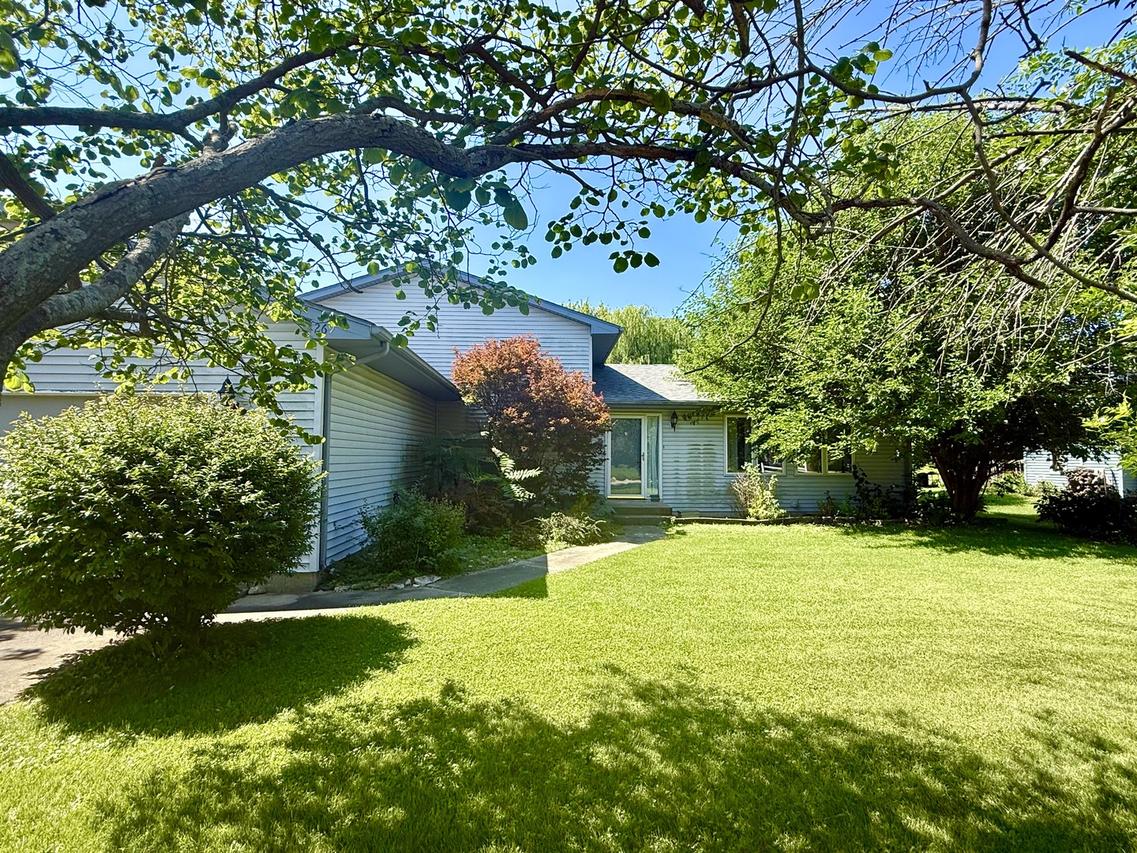 269 Brookside Dr., Paw Paw, IL 61353