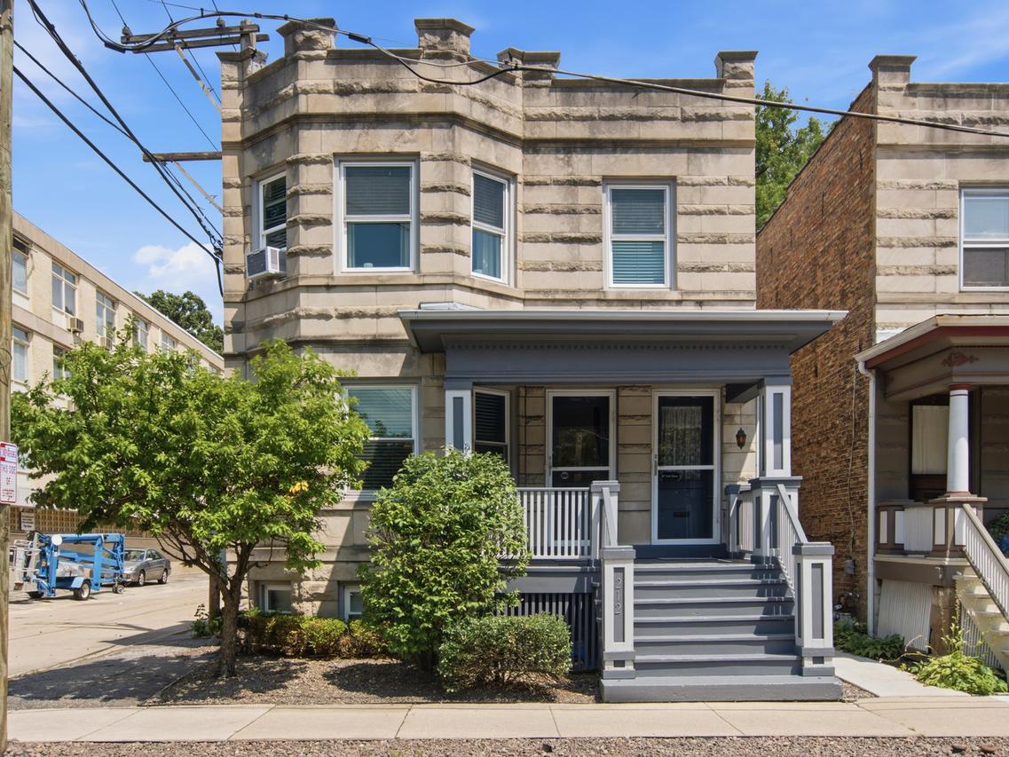 212 N Marion St., Oak Park, IL 60302