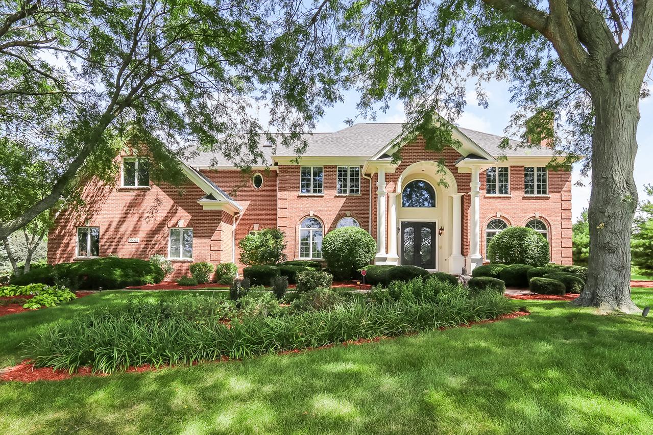 5N523 E Lakeview Cir., St. Charles, IL 60175