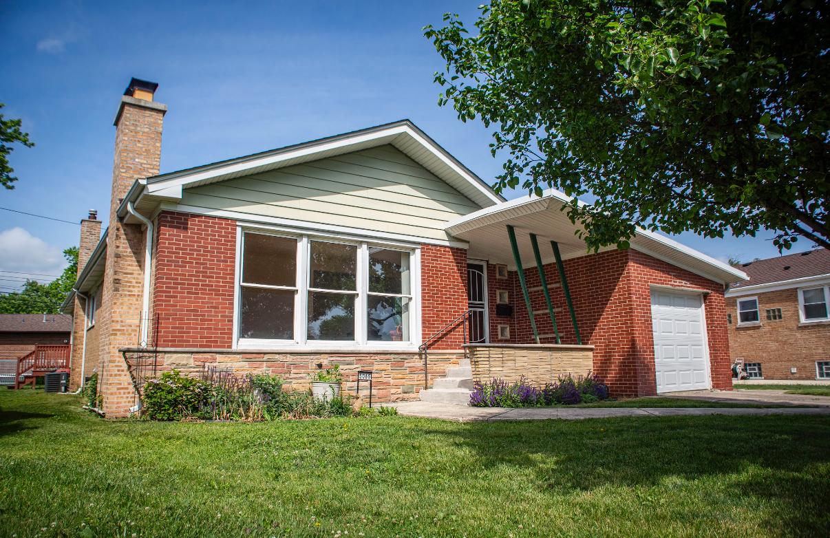 5065 Lamb Dr., Oak Lawn, IL 60453