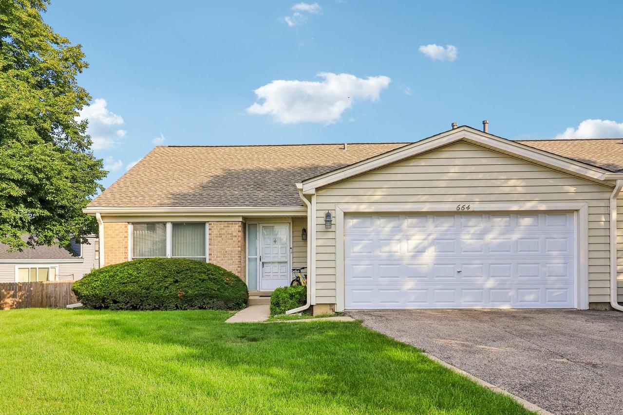 664 Claridge Cir., Hoffman Estates, IL 60169
