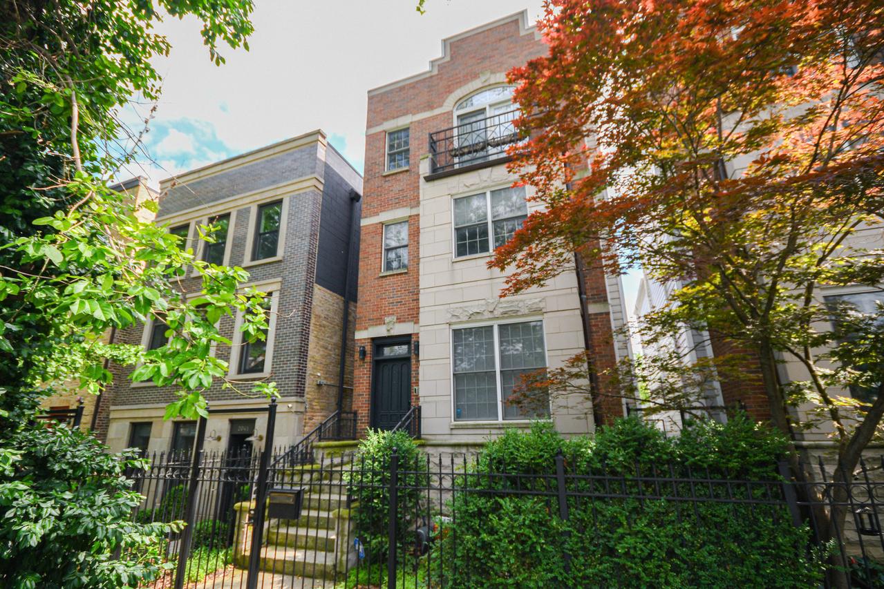 2043 W Saint Paul Ave., Chicago, IL 60647