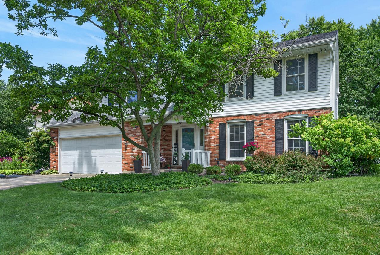 693 Exmoor Ter., Crystal Lake, IL 60014