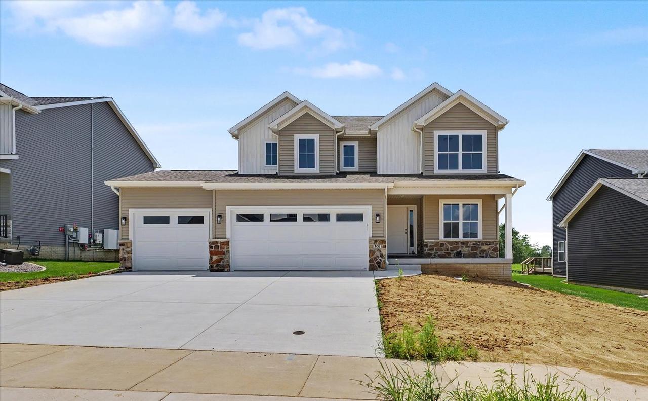 705 Isabella Dr., Mahomet, IL 61853