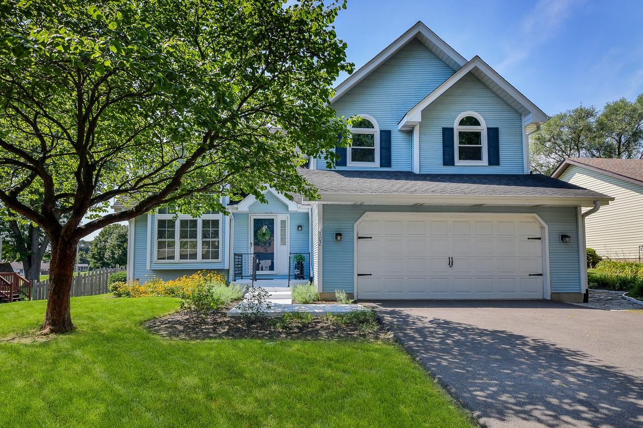 102 Juniper Dr., North Aurora, IL 60542