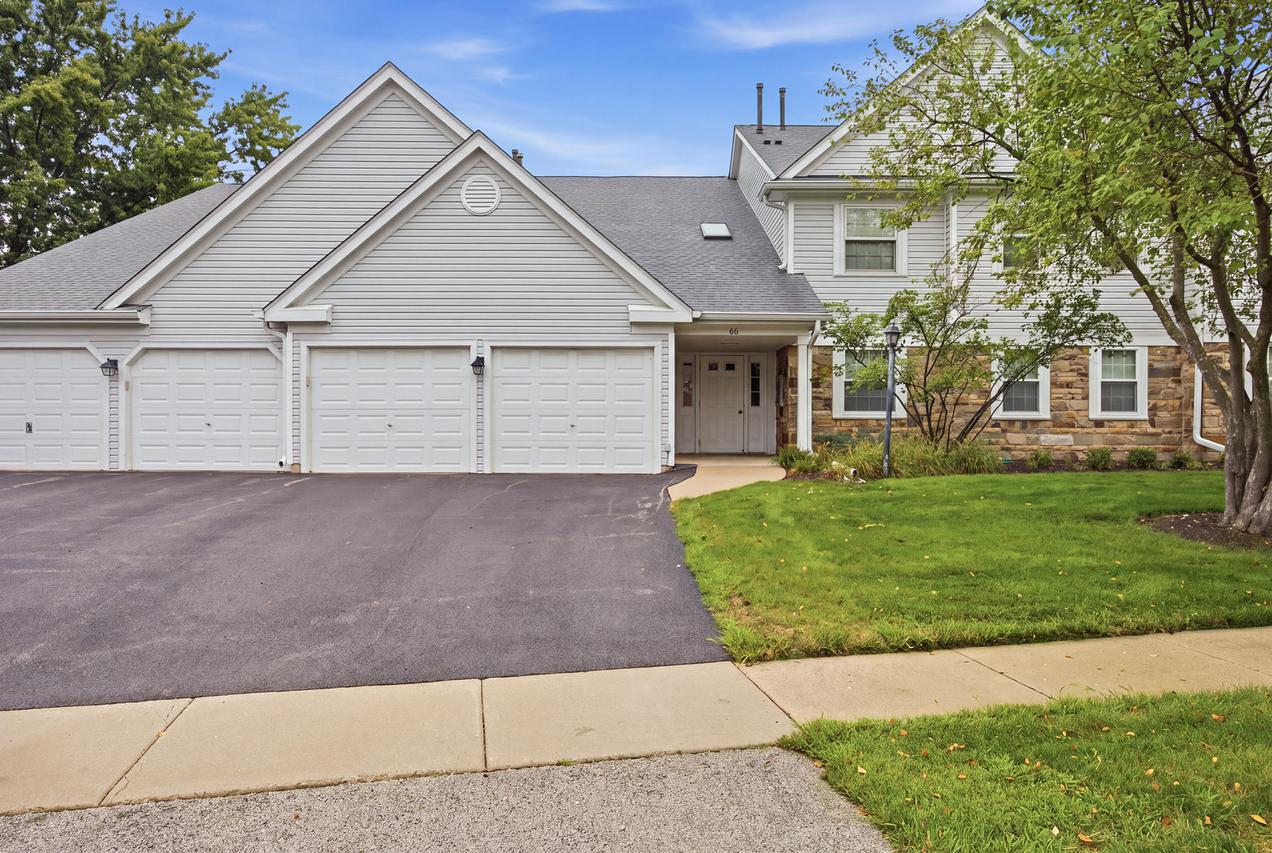 66 Beechmont Ct. #Z1, Schaumburg, IL 60193