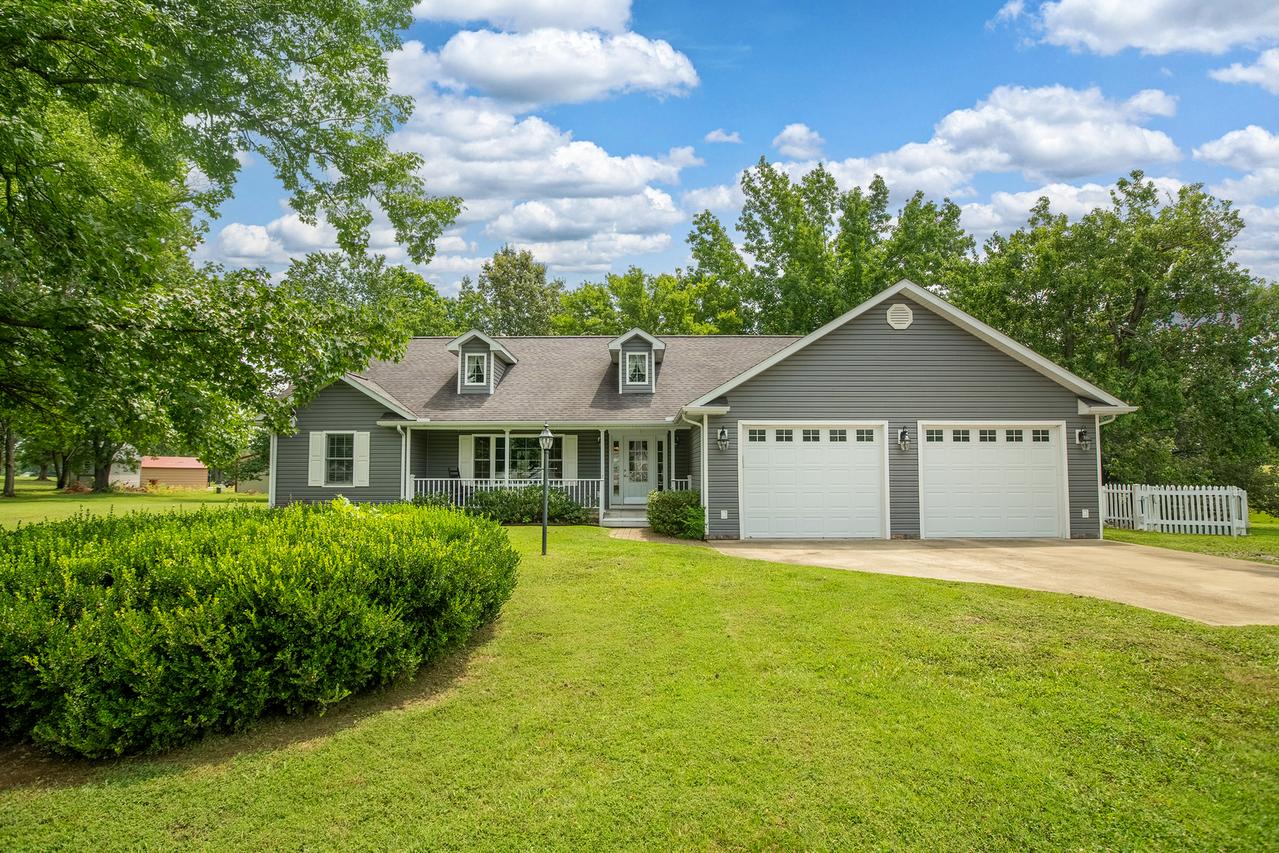 225 Southwest Dr., Harrisburg, IL 62946