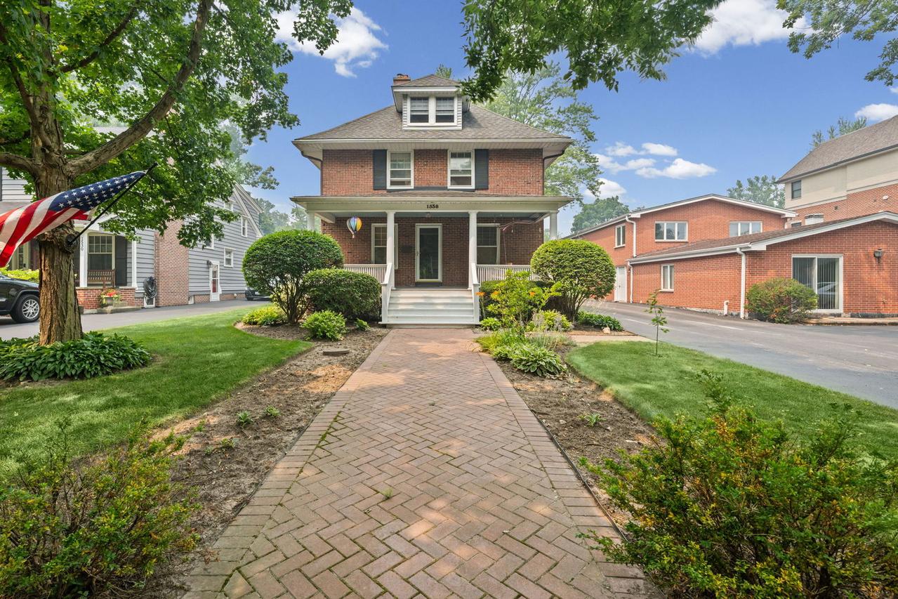 1538 Oakwood Ave., Highland Park, IL 60035