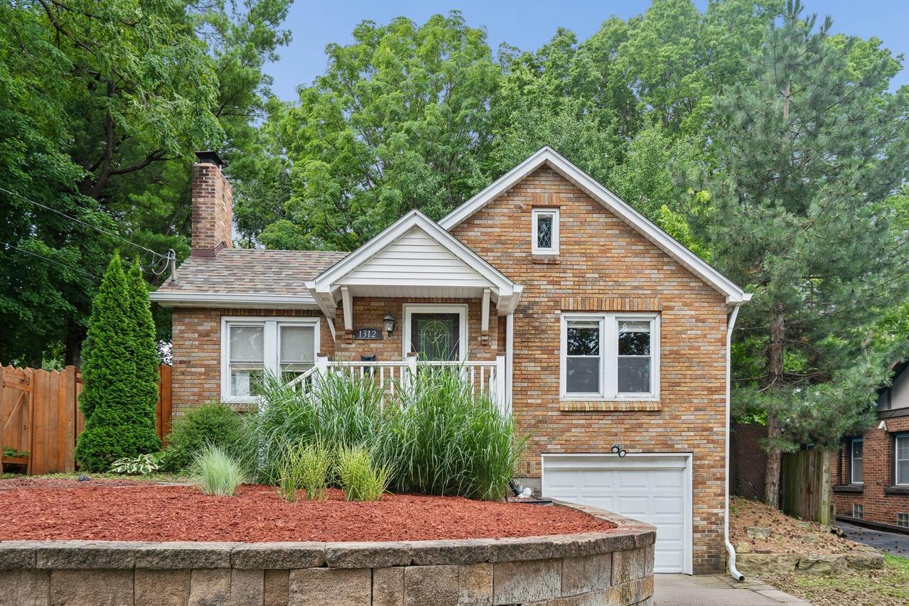 1312 22nd Ave., Rock Island, IL 61201