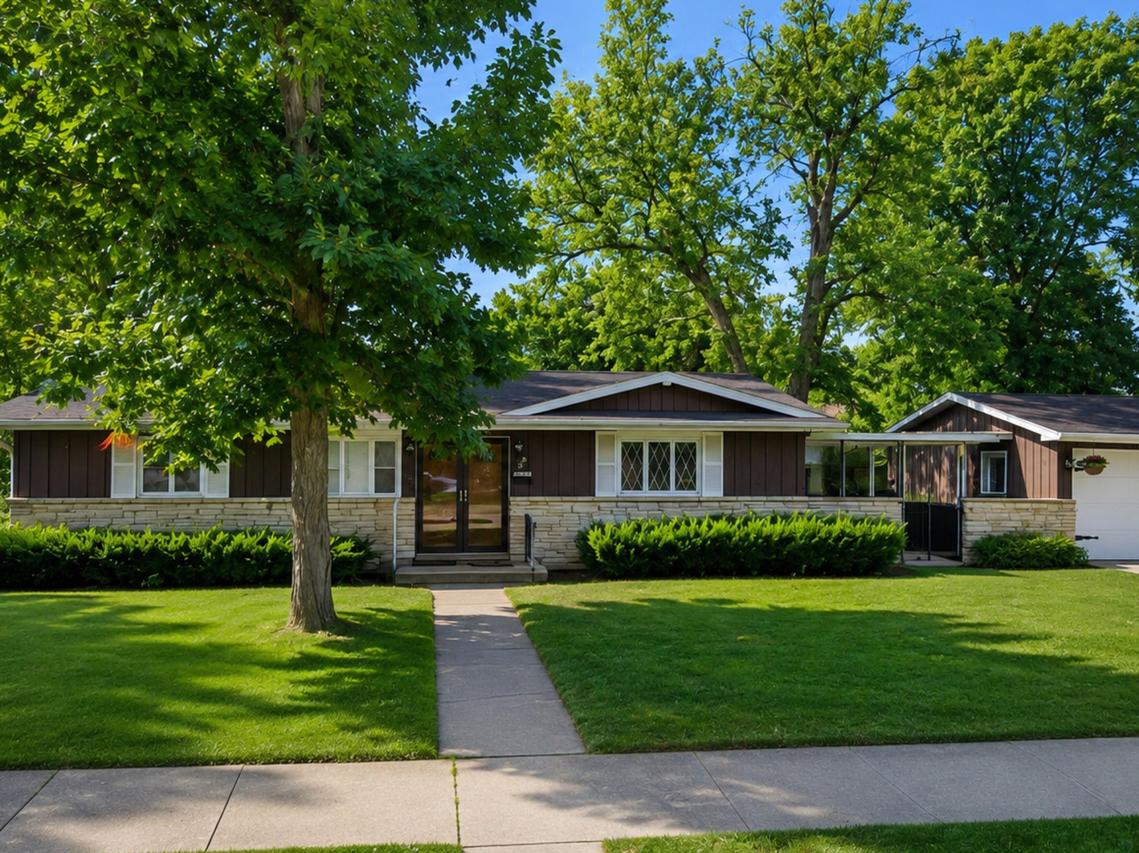 2805 Wall Ave., Waukegan, IL 60087