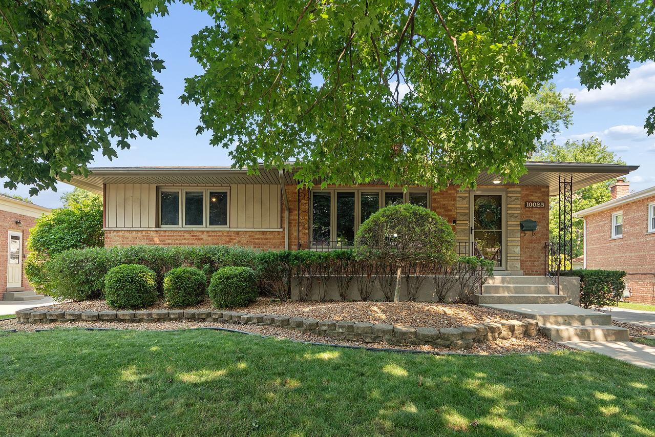 10025 S 53rd Ave., Oak Lawn, IL 60453