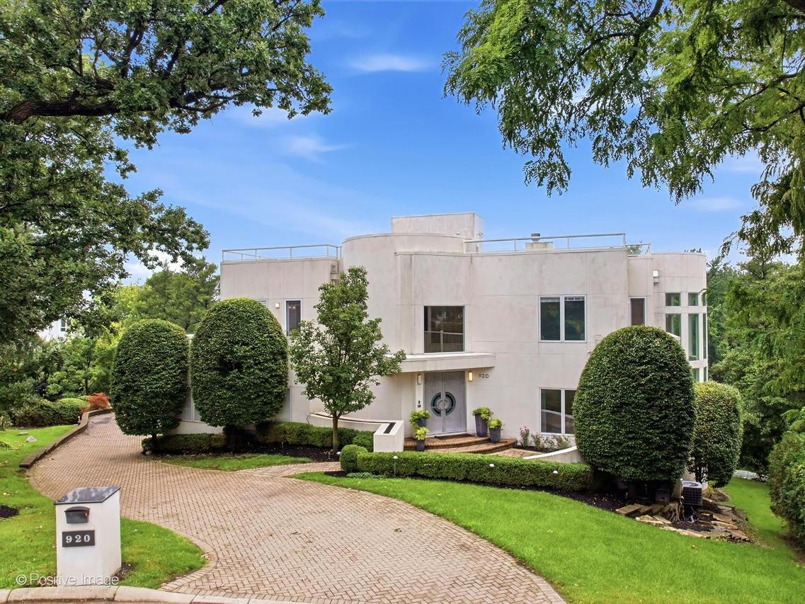 920 St Stephens Green, Oak Brook, IL 60523