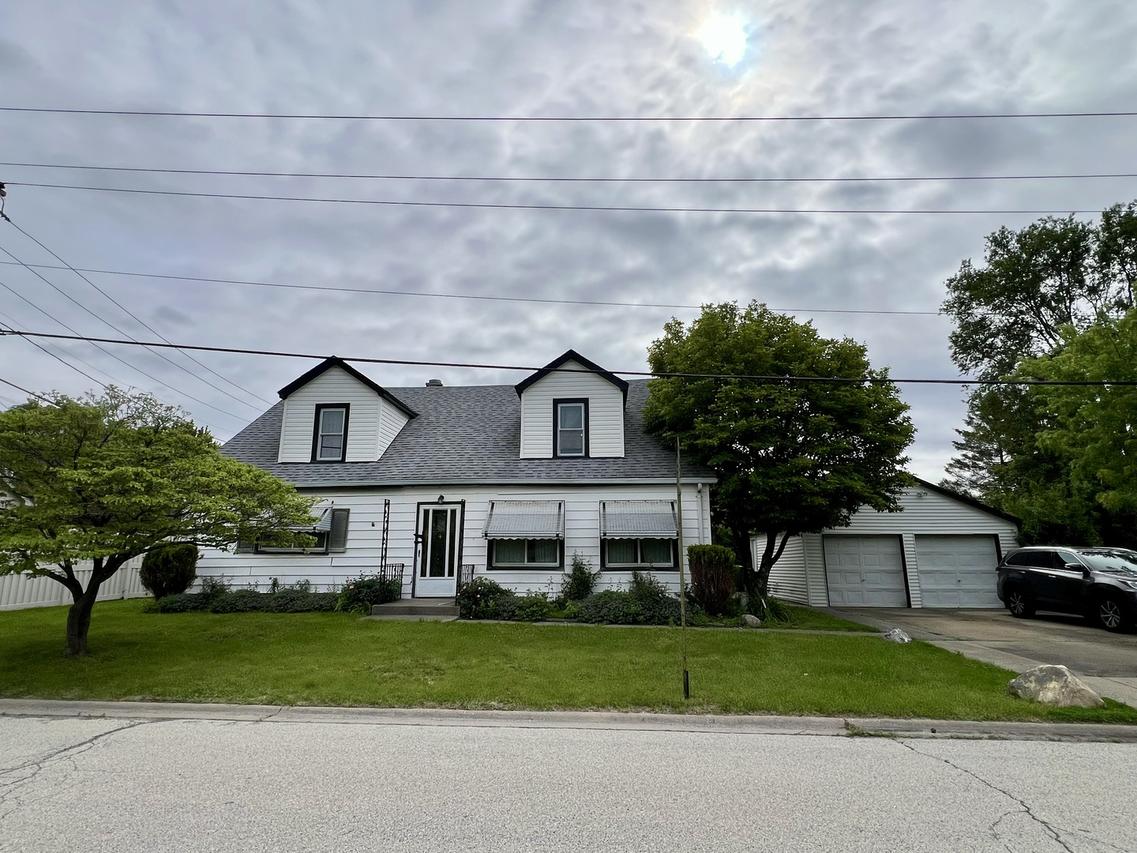 9615 Nottingham Ave., Oak Lawn, IL 60453