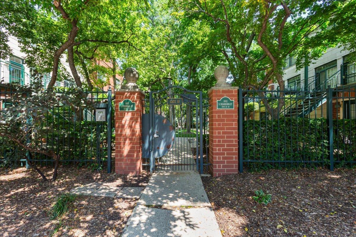 1812 S Federal St. #4, Chicago, IL 60616