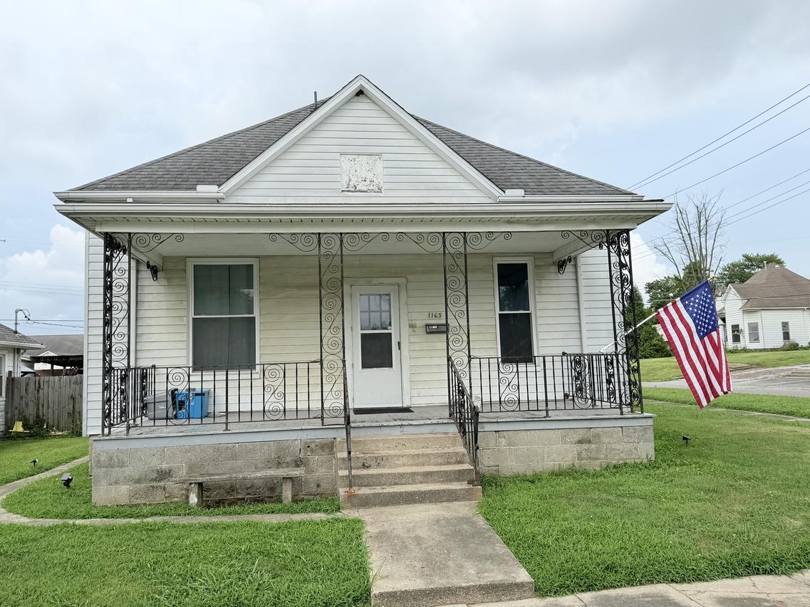 1163 1st St., Eldorado, IL 62930