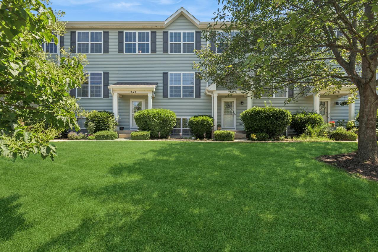 1674 W Turtle Creek Ln., Round Lake, IL 60073