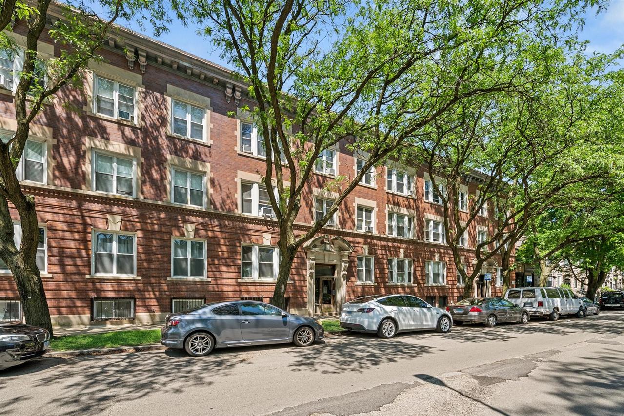 5052 S Blackstone Ave. #2, Chicago, IL 60615