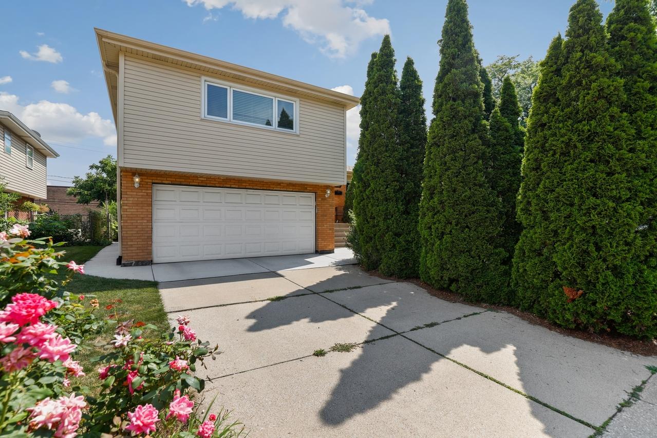 4701 W 102nd St., Oak Lawn, IL 60453