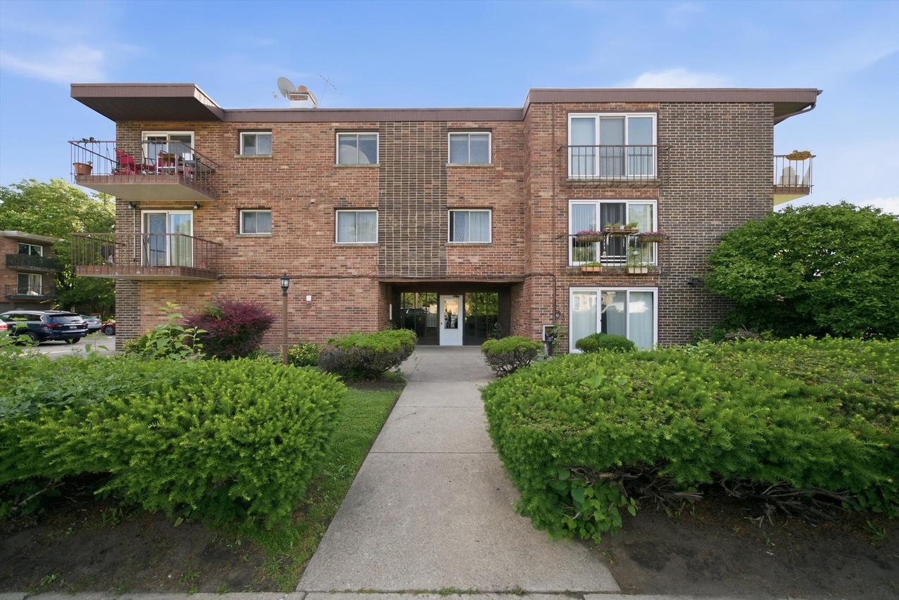 10230 Washington Ave. #2C, Oak Lawn, IL 60453