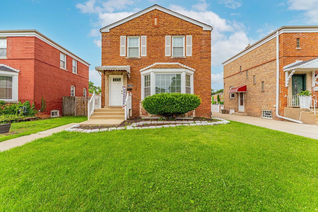 9144 S Utica Ave., Evergreen Park, IL 60805