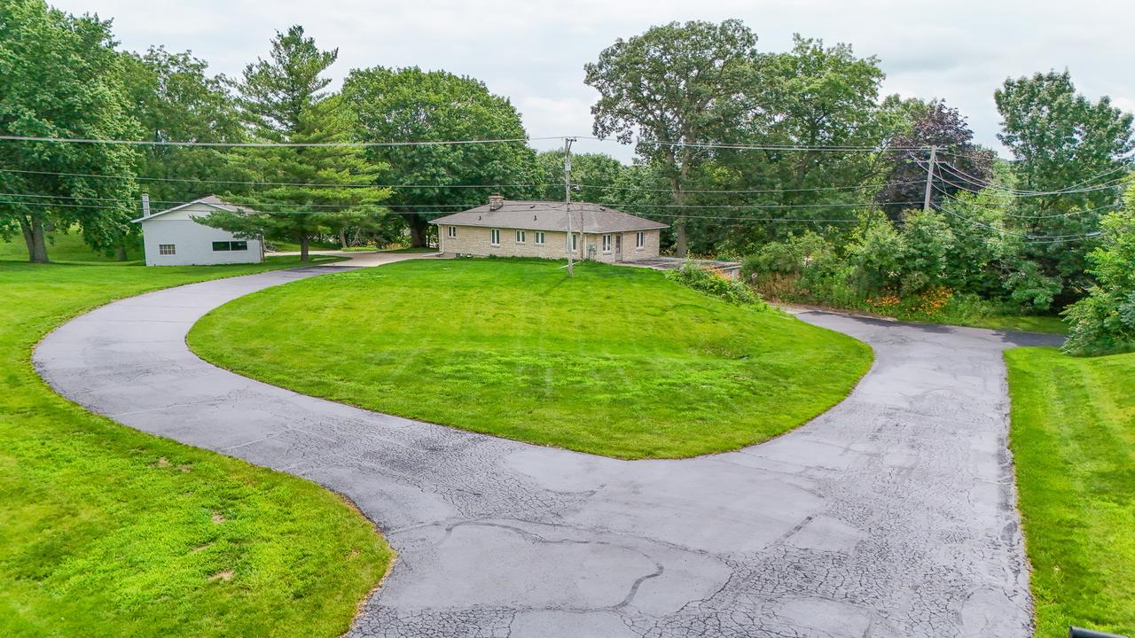 1742 Wolverine Rd., Dixon, IL 61021