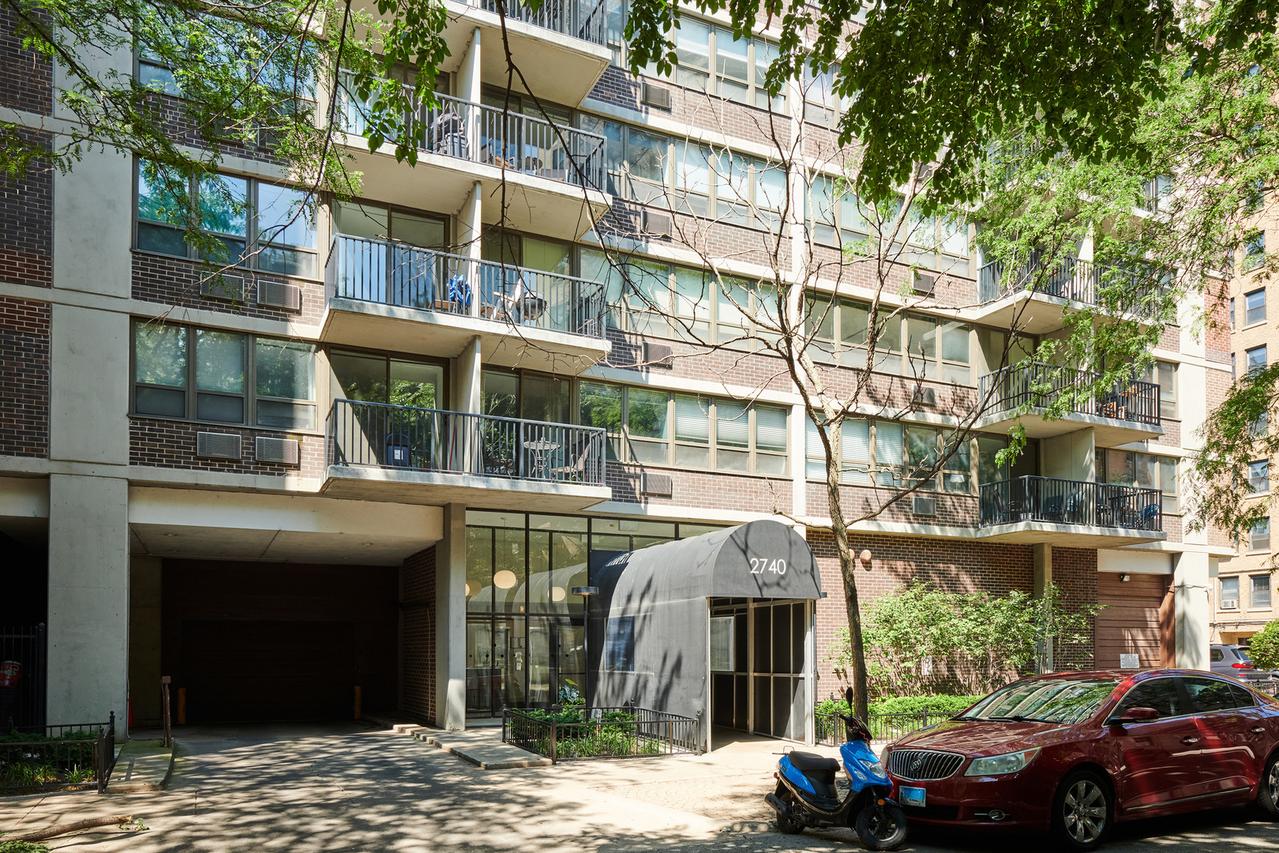 2740 N Pine Grove Ave. #6A, Chicago, IL 60614