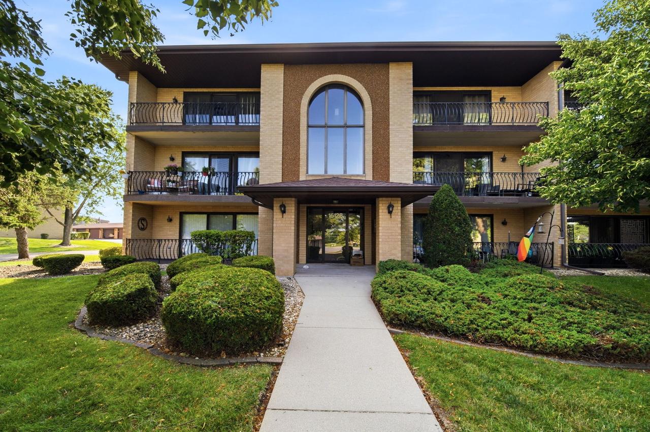 15128 Evergreen Dr. #3A, Orland Park, IL 60462