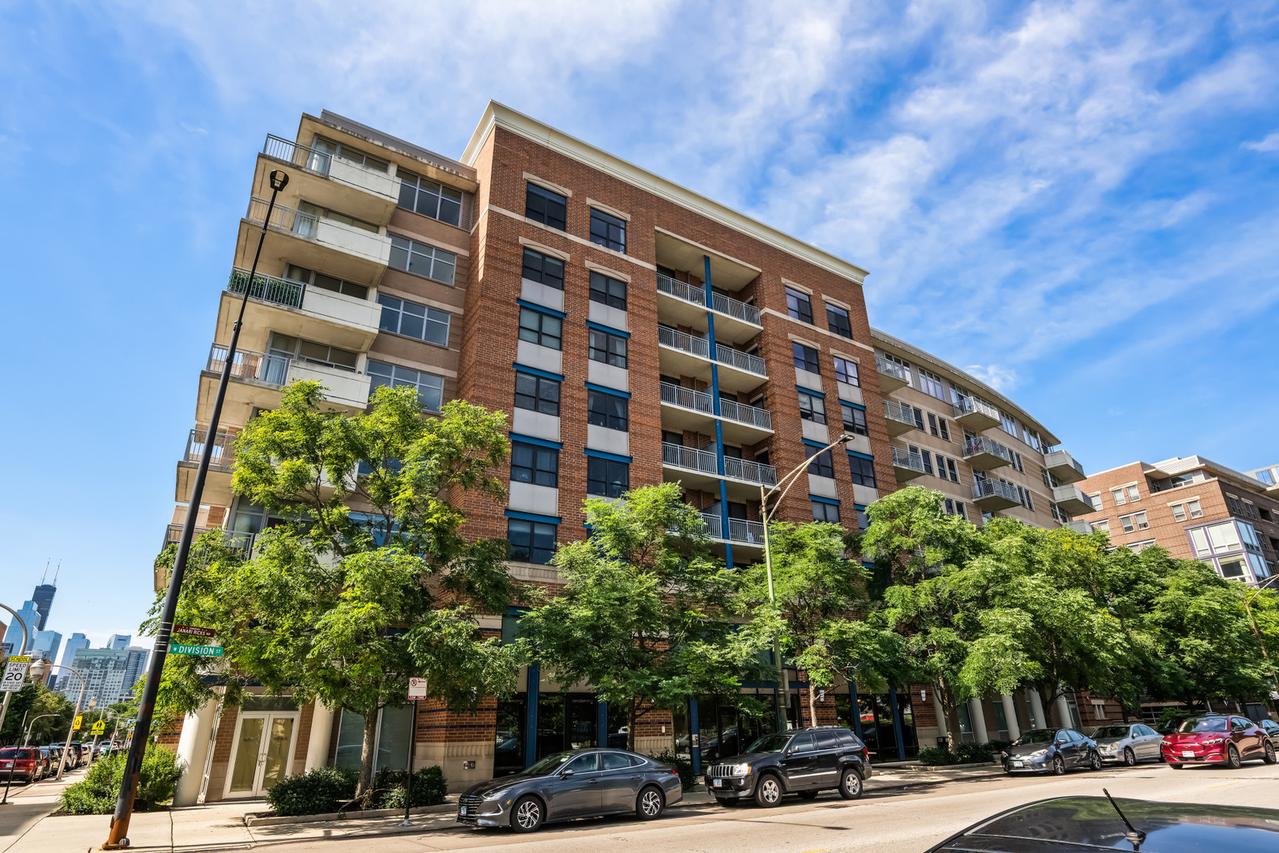 511 W Division St. #706, Chicago, IL 60610