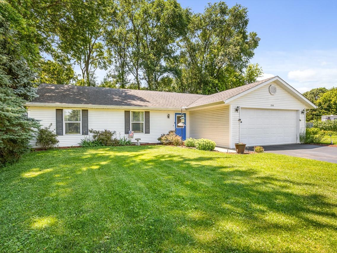 210 W Pacific St., Davis Junction, IL 61020