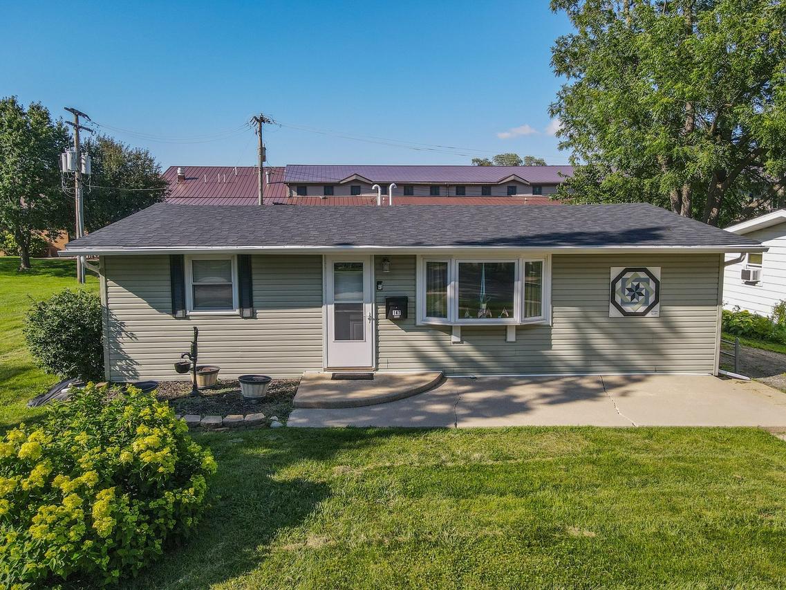 147 E Fifth St., Manteno, IL 60950