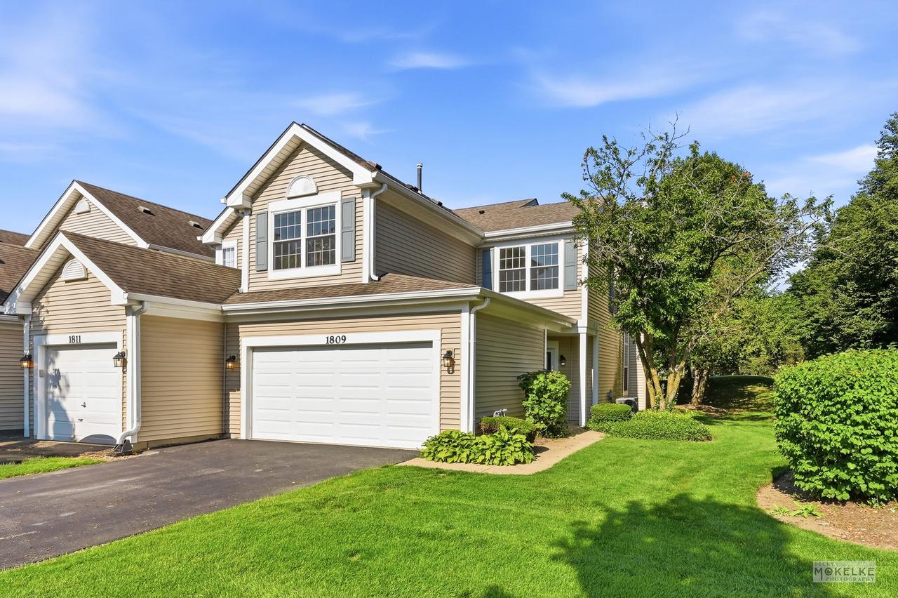 1809 Moore Ct., St. Charles, IL 60174