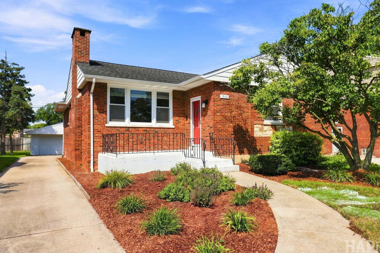 1512 Portsmouth Ave., Westchester, IL 60154