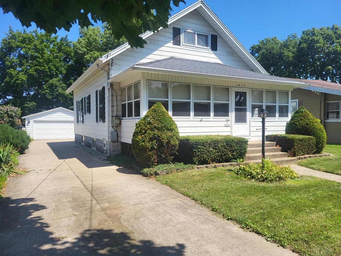 1415 W 1st St., Dixon, IL 61021