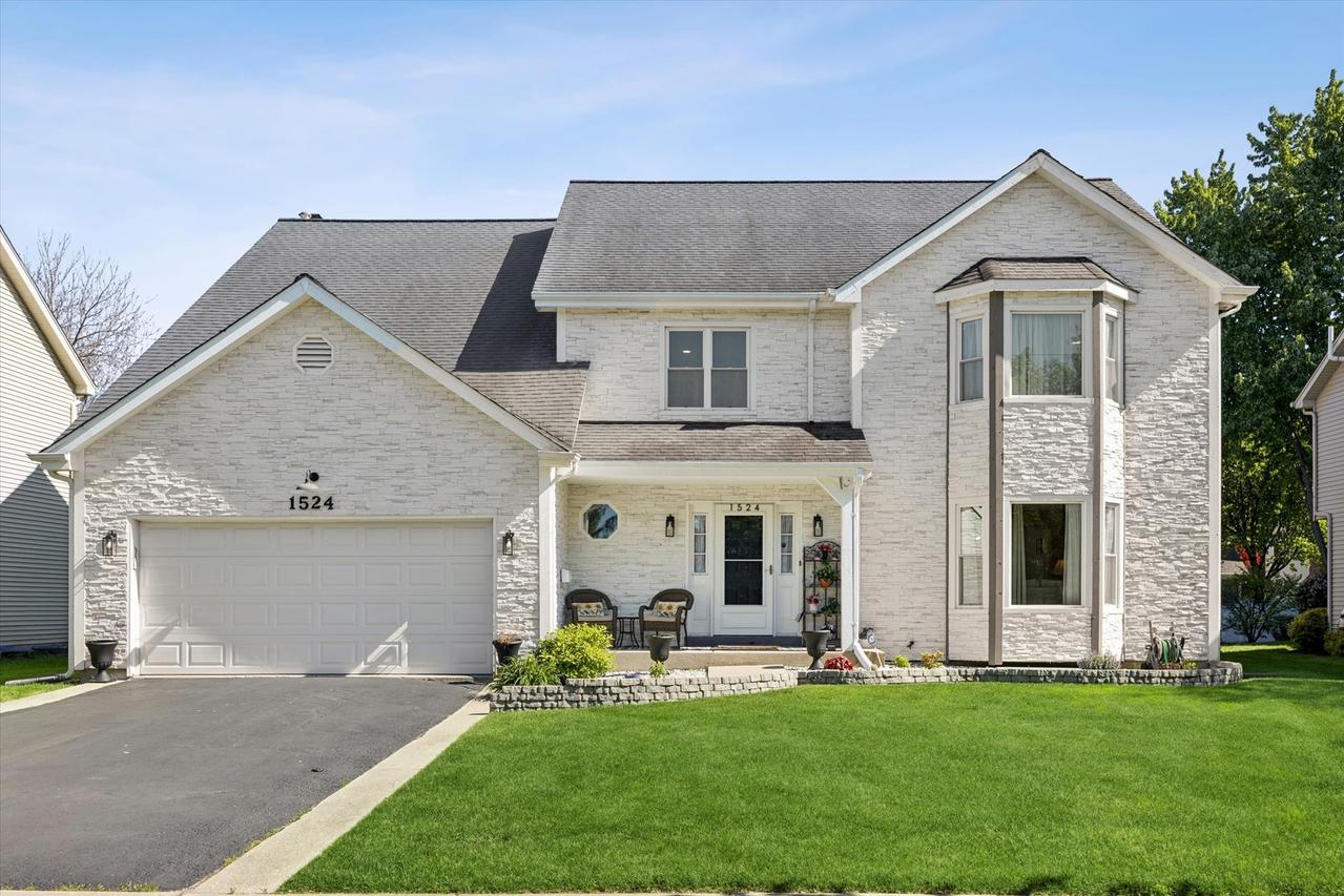 1524 Oswego Rd., Naperville, IL 60540