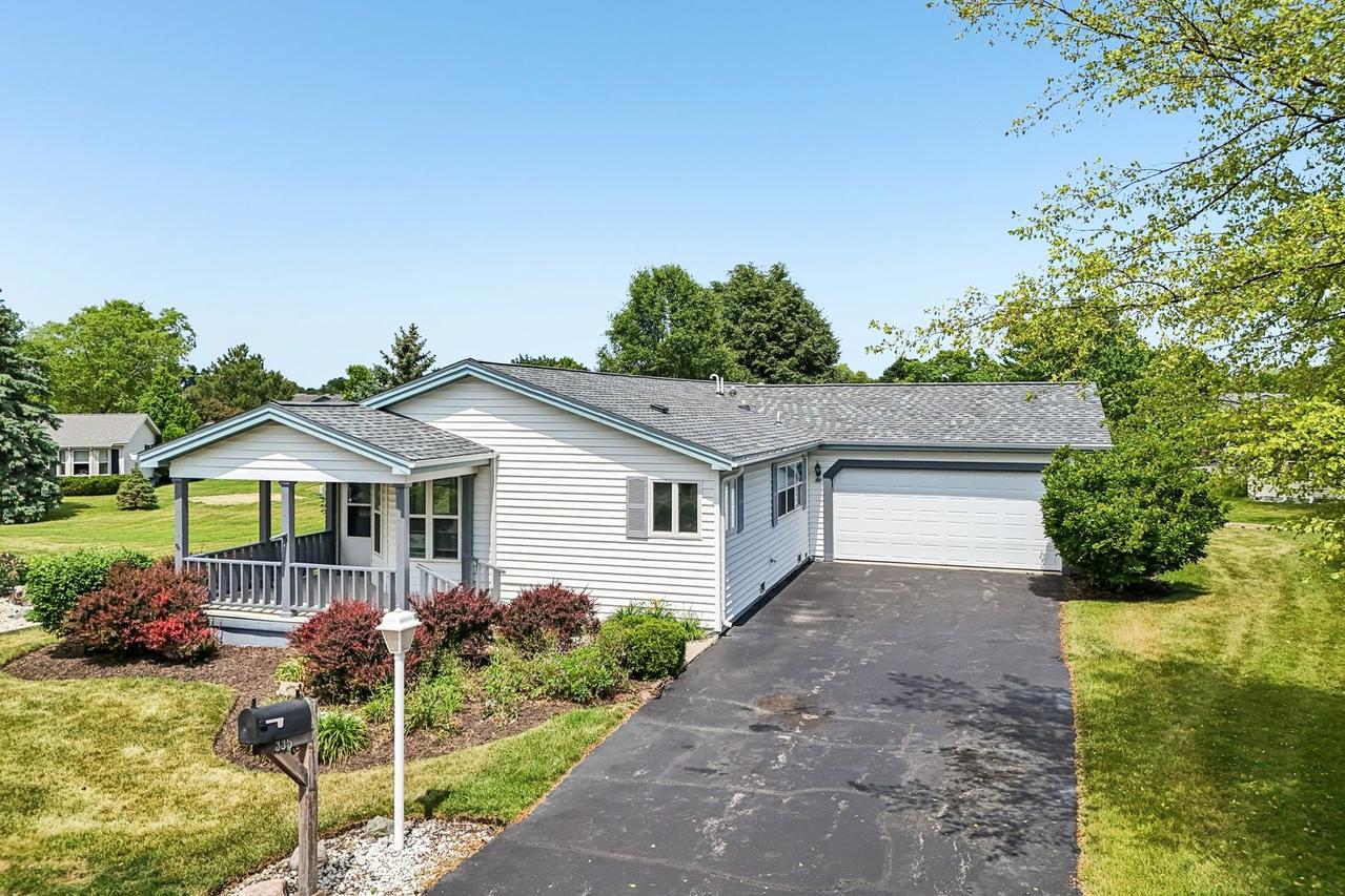 335 Belmont Ct., Grayslake, IL 60030