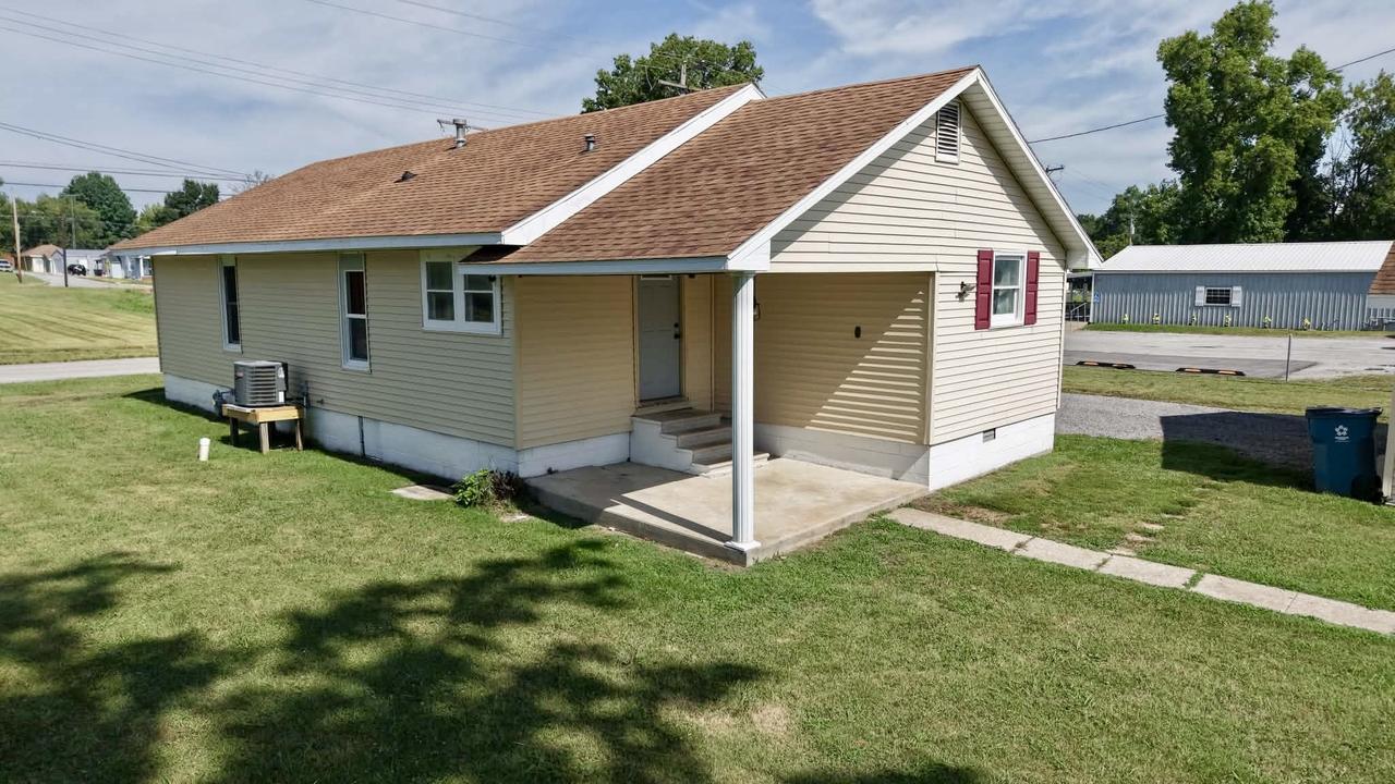 606 S Mulkey St., Christopher, IL 62822