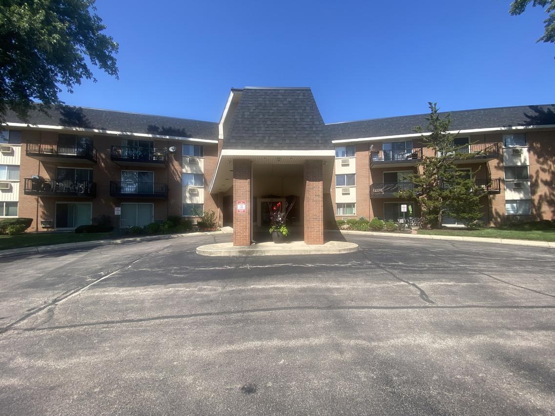 1198 Royal Glen Dr. #315, Glen Ellyn, IL 60137
