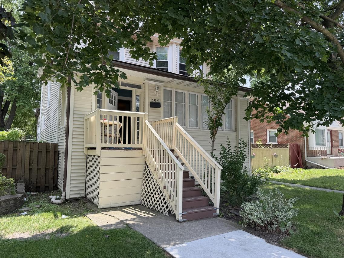 209 S 19th Ave., Maywood, IL 60153