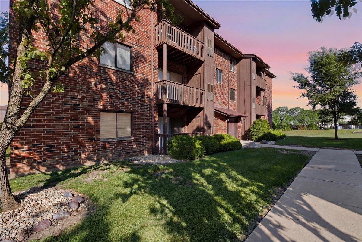 15805 Peggy Ln. #6, Oak Forest, IL 60452